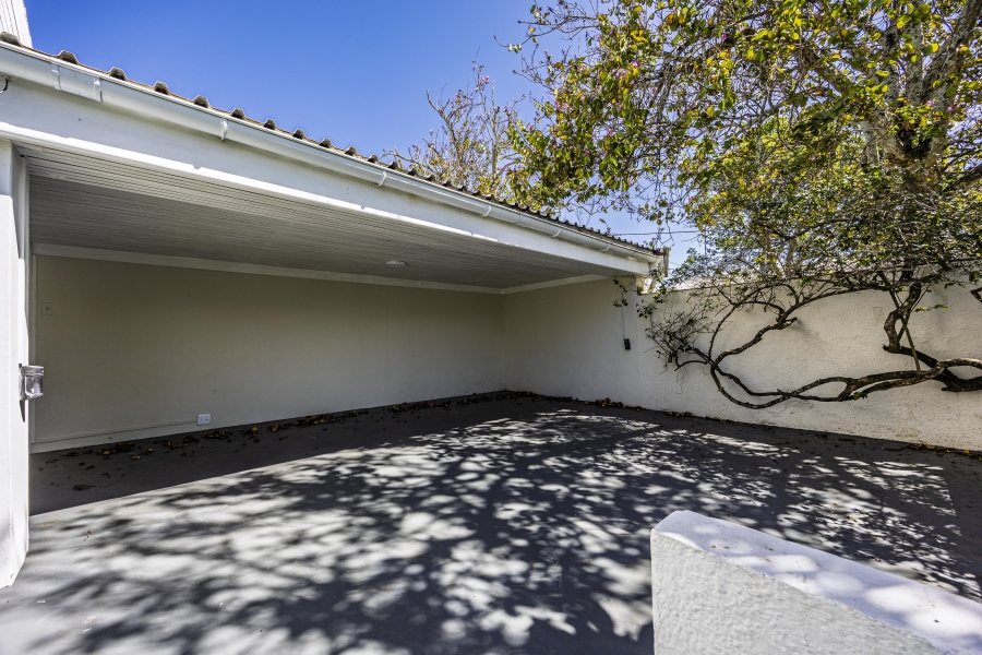 5 Bedroom Property for Sale in Vincent Eastern Cape